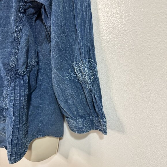 Vintage 90s North Style Denim Chambray Shirt M Mineral Wash Embroidered Western - Picture 3 of 8